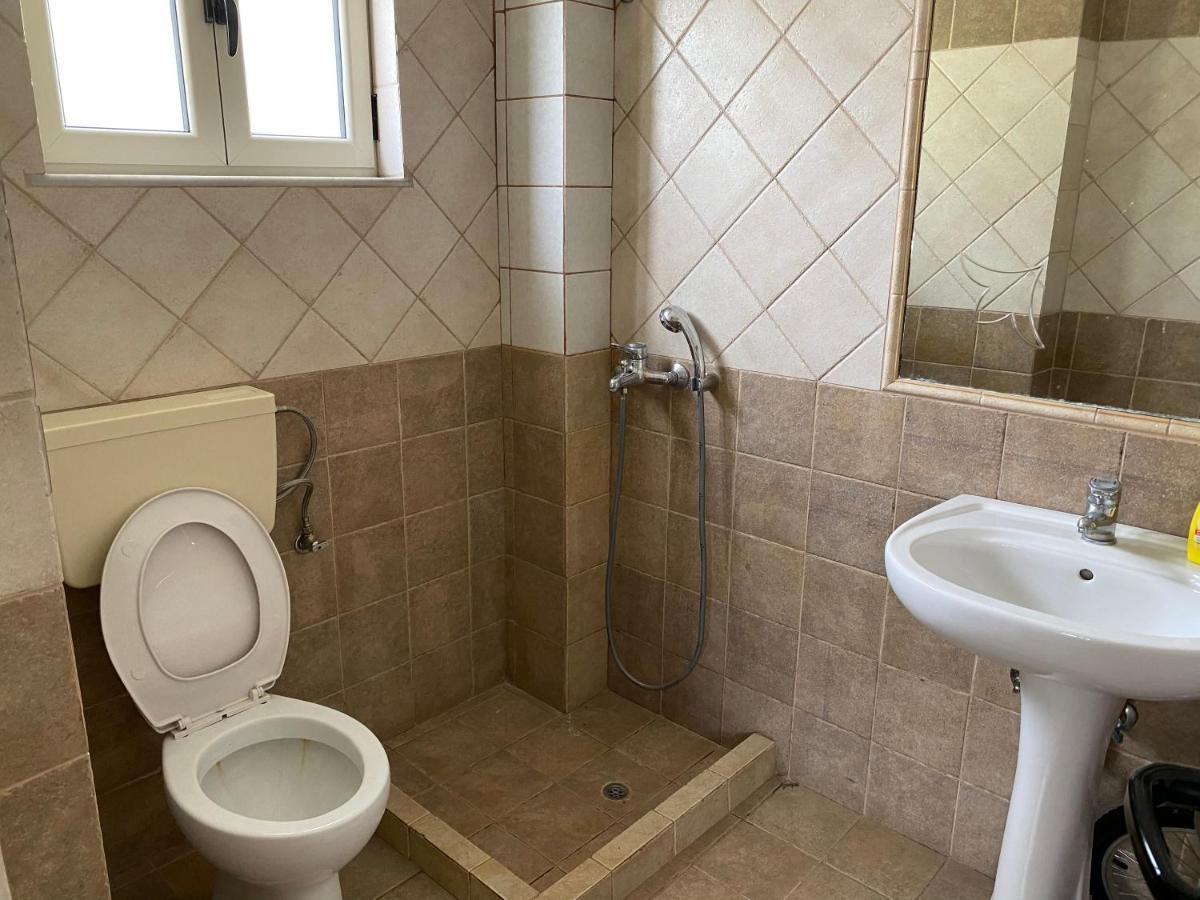 Villa Lilaj Vlorë Esterno foto