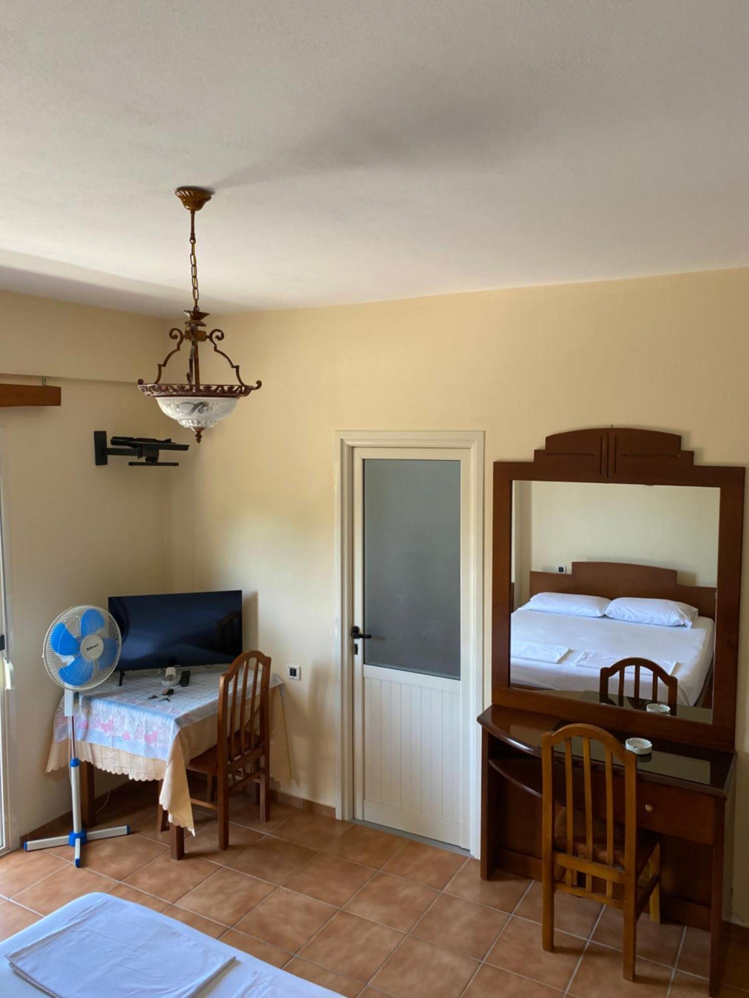 Villa Lilaj Vlorë Esterno foto